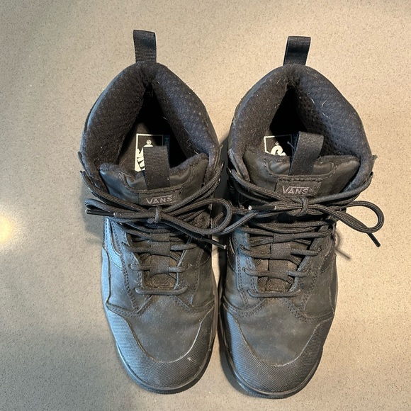 UltraCush Vans - Picture 5 of 6